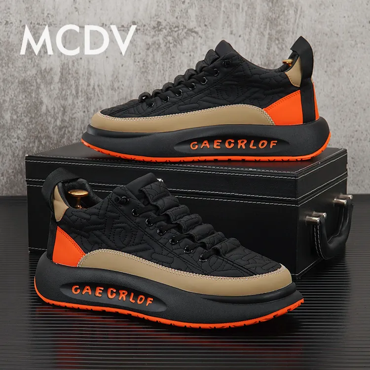 男鞋2025新款超火运动鞋夏季透气阿甘休闲鞋男士百搭厚底老爹鞋