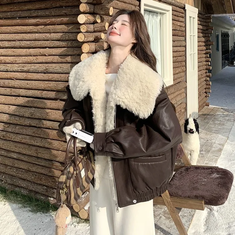 咖色毛领娃娃领皮衣加绒加厚保暖女冬款新款小个子气质复古短外套