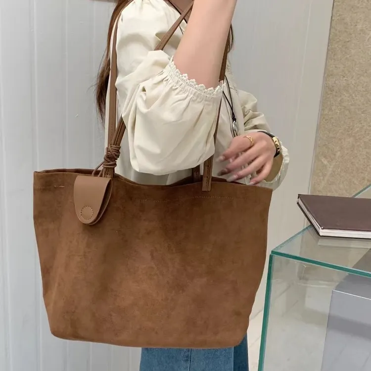 竹笋喵喵 韩版复古大容量磨砂单肩包女2025秋冬麂皮绒挂件托特包