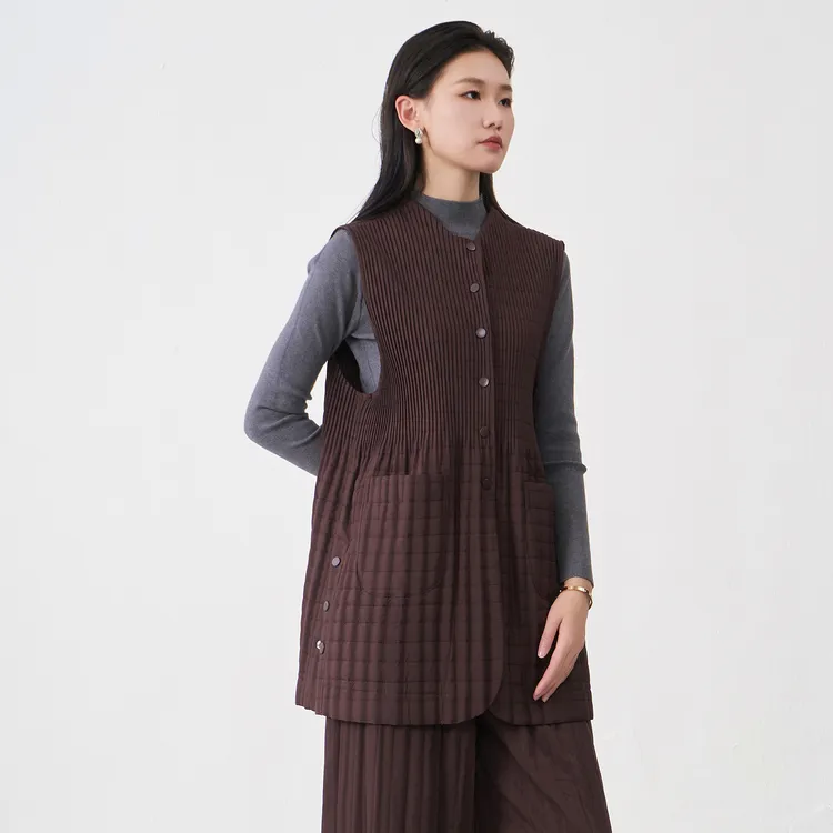 2025年棉马女款高端女外穿保暖宽松时尚百搭背心棉服褶皱外套冬