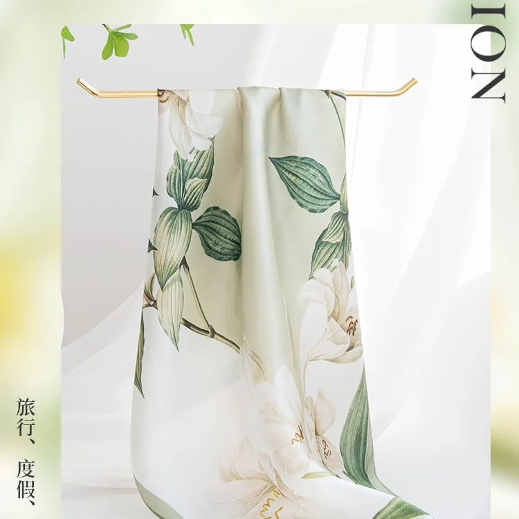 绿色优雅百合印花百搭小方巾女春夏新桑蚕丝网红小丝巾伴手礼
