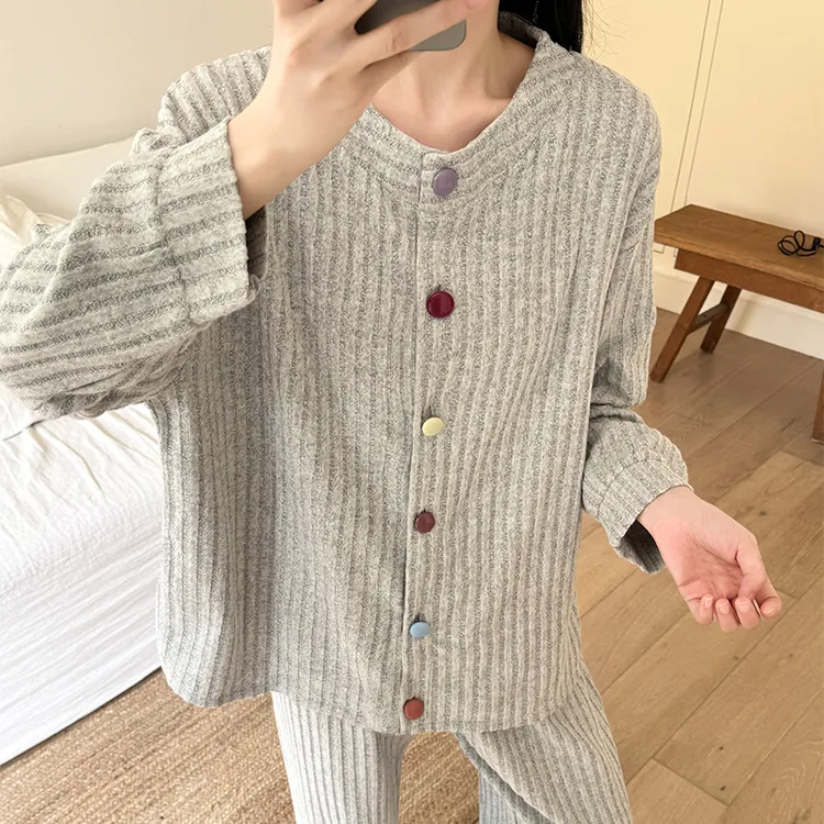 新款睡衣春秋季女款保暖德绒套装女士长袖开衫薄绒休闲宽松家居服