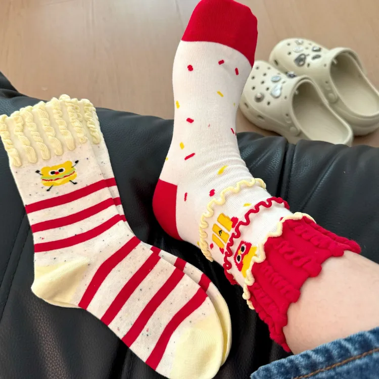配洞洞鞋~薯条袜子女春夏季款中筒袜韩系无骨搞怪涂鸦卡通棉袜