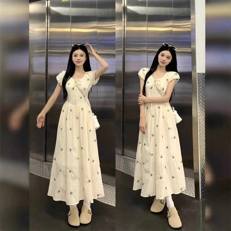 茶歇法式泡泡袖连衣裙子女装夏季2025新款小个子收腰气质碎花长裙