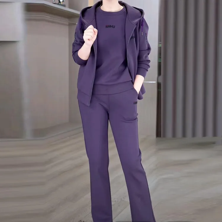 妈妈连帽运动套装2025秋季三件套洋气休闲服中老年外套女宽松时尚