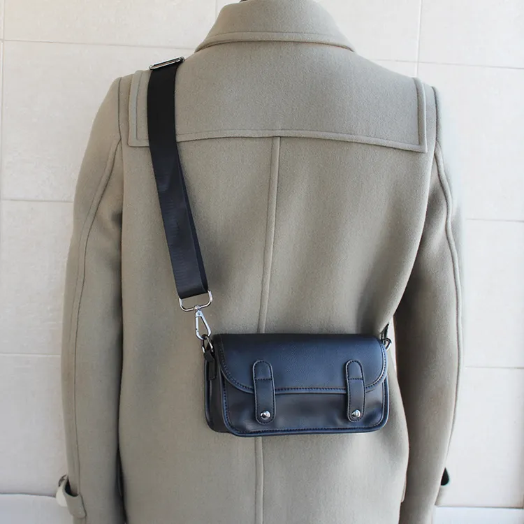 2025潮牌新款单肩包小众质感男女小方包彩带跨包潮休闲时尚斜挎包