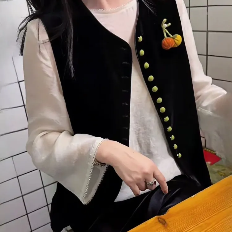 新款丝绒新中式马夹女单排扣宽松型法式休闲马夹马夹春秋季女装