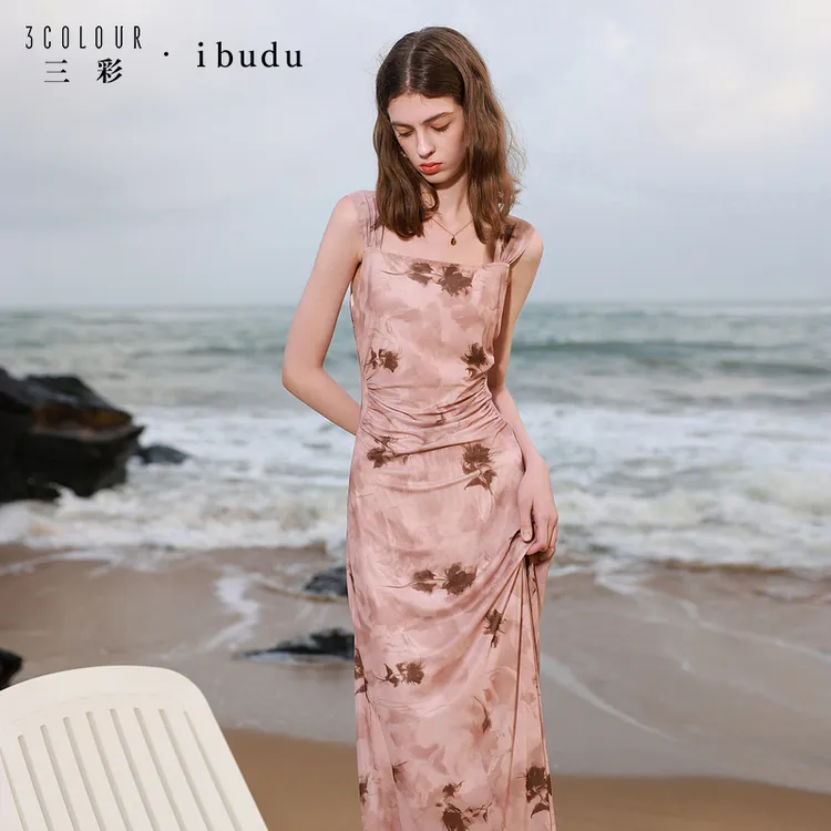 三彩ibudu2025夏季新款法式复古吊带裙网纱晕染印花连衣裙女