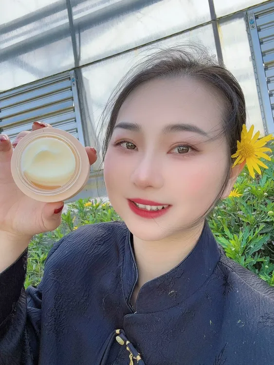 美唯初岁月无忌美白焕采霜