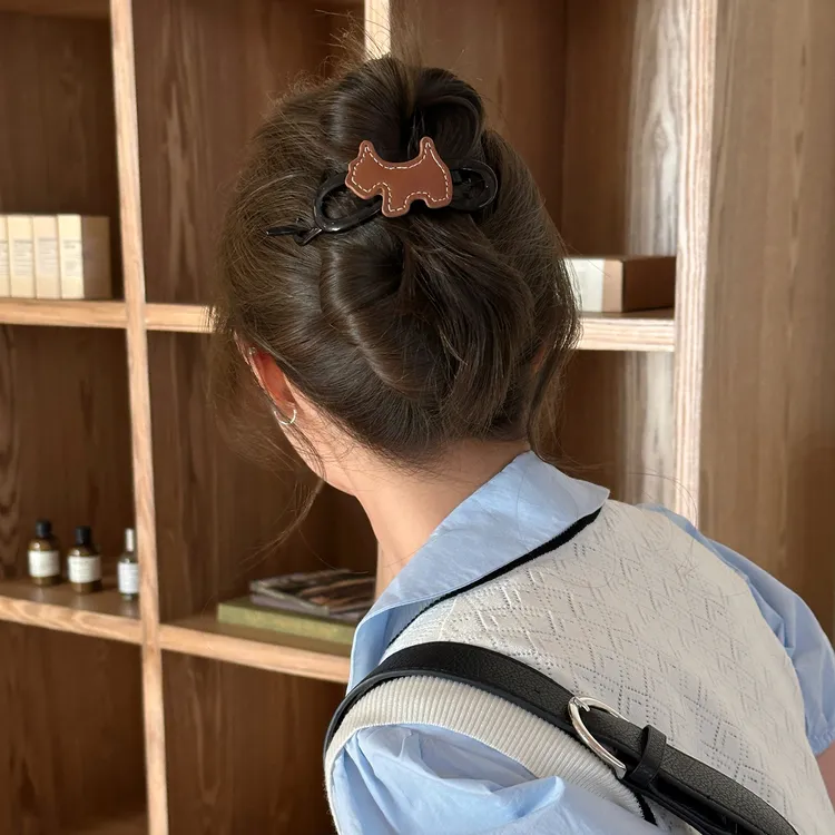 韩系焦糖色皮质小狗一字扭扭横夹通勤百搭后脑勺盘发夹高级感发饰