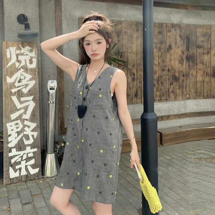 小雏菊碎花显瘦连体裤百搭中腰短款气质女装时尚夏季