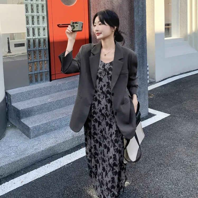 韩系时髦高级感碎花吊带裙套装女2025春秋新款通勤休闲西装两件套