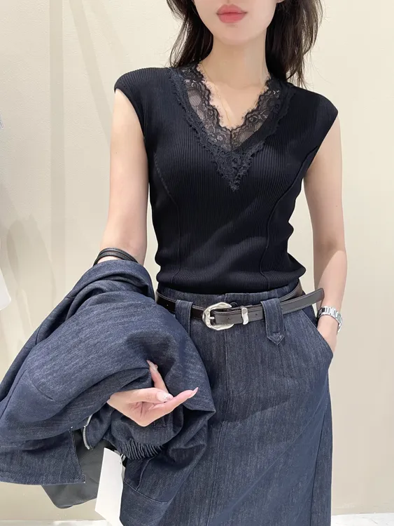 深圳欧货秋冬修身型时尚风打底背心外穿内搭v领独特漂亮小衫9303