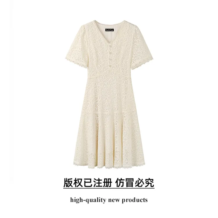 奢姿大码女装2025夏季时尚减龄V领连衣裙胖妹妹气质钩花镂空裙子