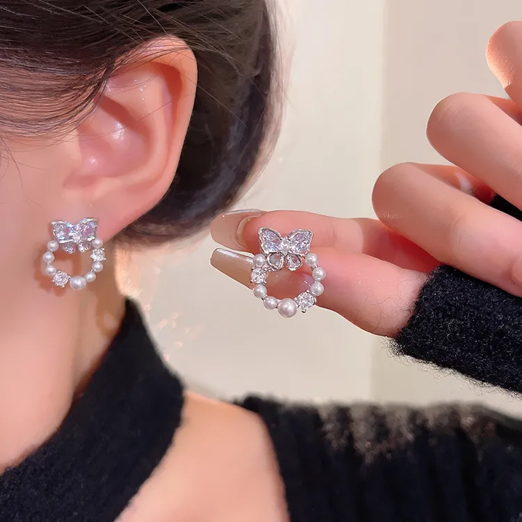 合金仿珍珠耳饰 合金耳饰蝴蝶珠珠耳钉女轻奢简约甜美气质耳环