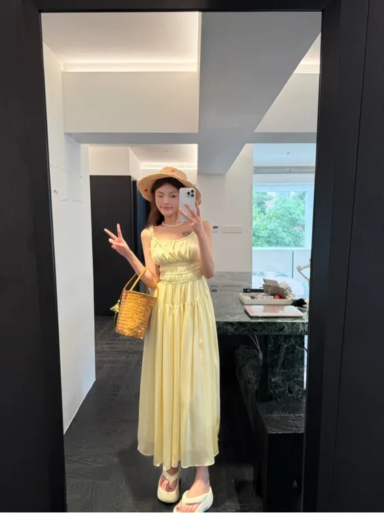 吊带连衣裙夏季长款沙滩显瘦褶皱收腰气质时尚百搭