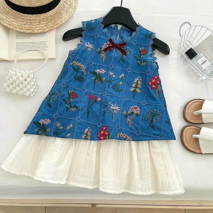 新款2025女小童夏季刺绣无袖收腰连衣裙设计感爆款复古裙背心可爱