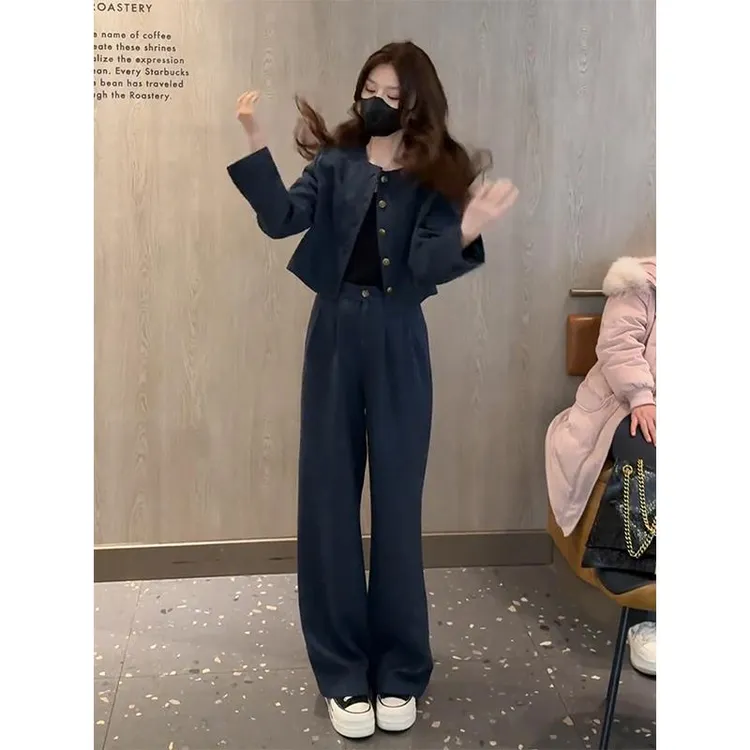 高级感时尚套装女早秋2025新款洋气减龄小香风短外套阔腿裤两件套