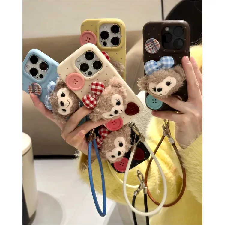 卡通达菲熊手机壳毛绒绒适用苹果16pro带挂绳iphone15全包保护套