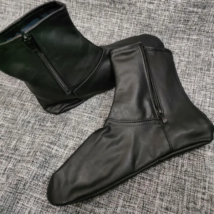 真皮头层皮少数民族用品特需品轻便舒适透气防水真山羊皮袜子001