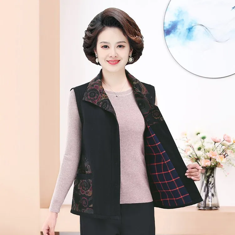 中年妈妈洋气马甲春秋外穿2025年新款老年人女装时尚牛仔马夹外套