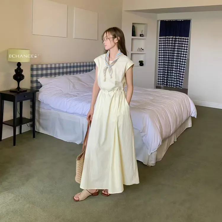 法式温柔甜美风时尚设计感小众系带抽绳收腰显瘦无袖连衣裙带丝巾