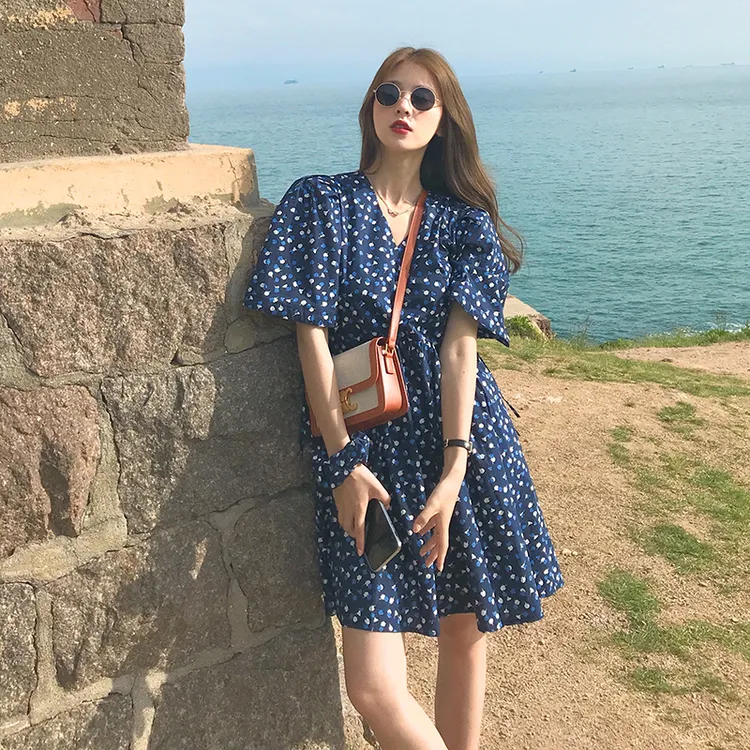 夏季波西米亚风纯色泡泡袖连衣裙收腰高腰气质法式小个子裙碎花