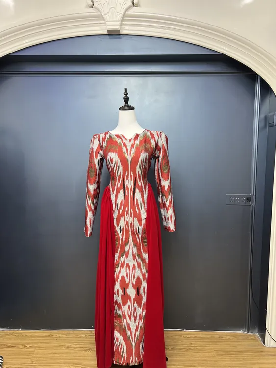 新款秋冬显瘦显气质的修身连衣裙