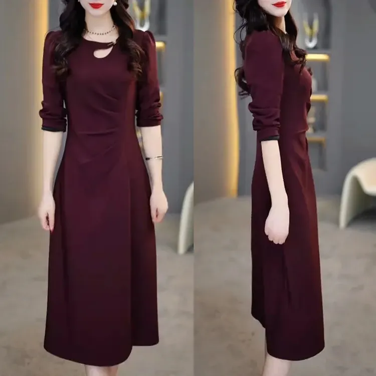 2026春季新款设计感褶皱收腰显瘦时尚纯色长袖开衩中长连衣裙女