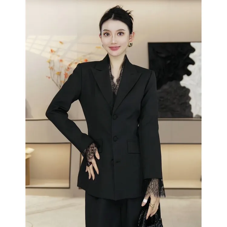 【都市漫想】2025秋季新款拼接蕾丝翻领长袖西服两件套HBZW652067