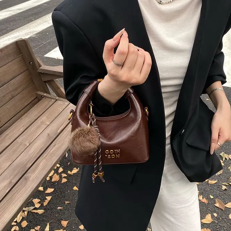 秋冬款手拿包 一包两背