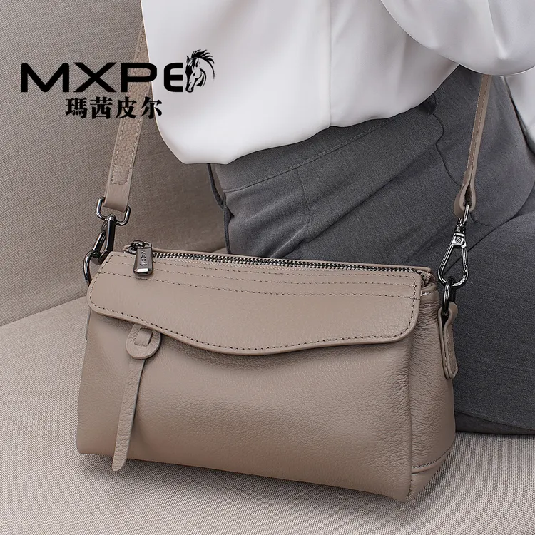 女士斜挎包简约休闲真皮通勤包2025秋冬上新多隔层实用轻便斜挎包