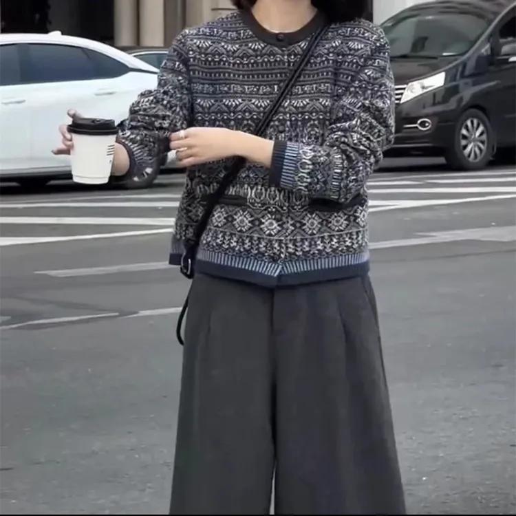 复古提花圆领时尚开衫女秋冬休闲阔腿裤套装