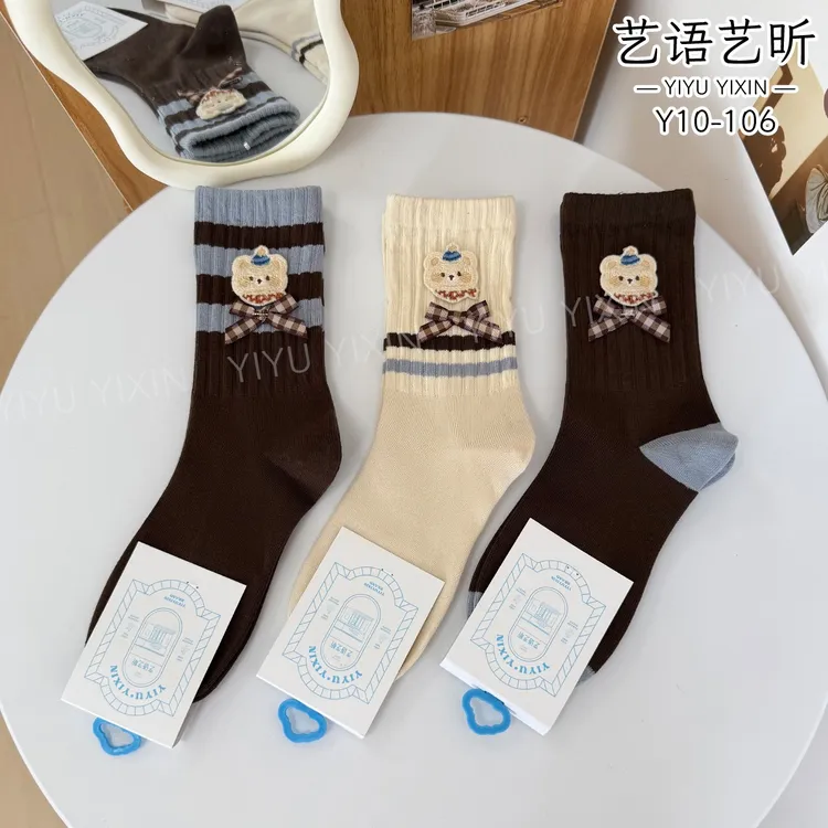 运动风中筒袜小熊蝴蝶结韩版潮袜