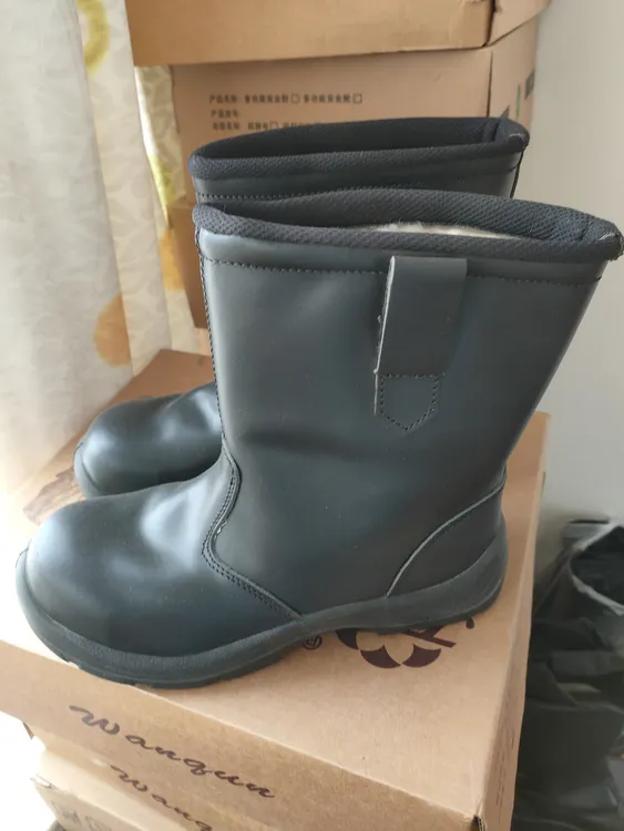 油田牛皮羊毛劳保鞋 