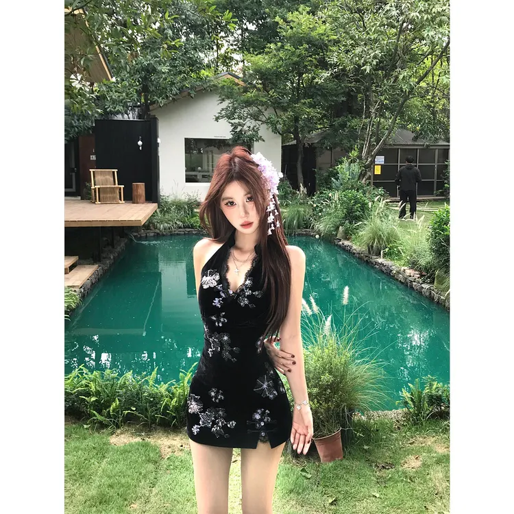 Mejiu蜜九【幽梦雅魅】辣妹风性感挂脖连衣裙女夏季收腰蕾丝裙子