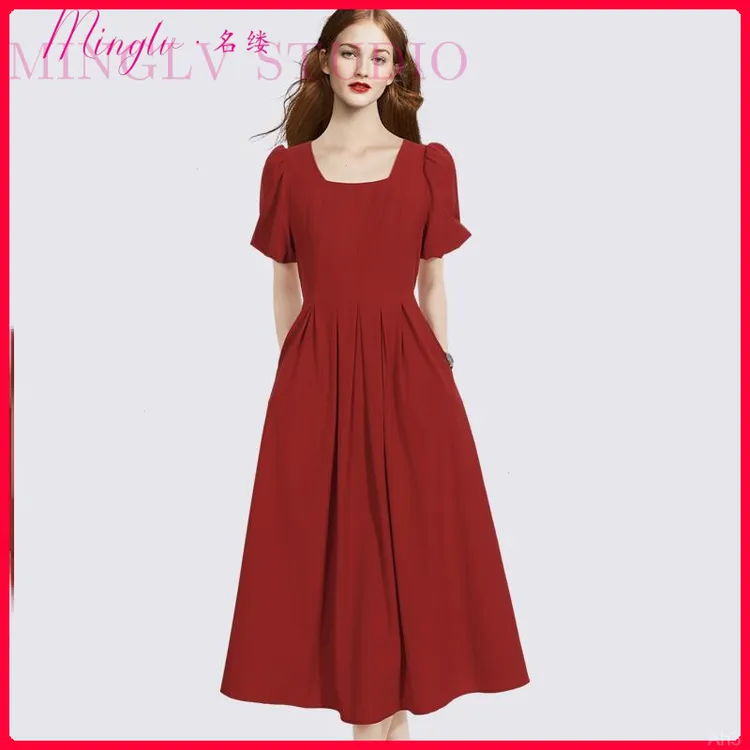 名缕法式复古连衣裙女2025夏季新款方领泡泡袖红色压褶收腰裙子女