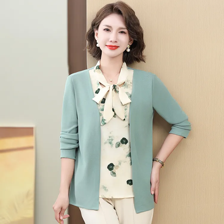 中年妈妈秋装打底衫洋气上衣2025新款假两件中老年女春秋季两件套