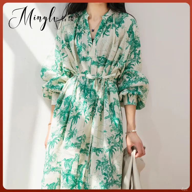 高级感连衣裙女轻奢女装款绿色名缕时尚A字长裙系带印花百搭宽松