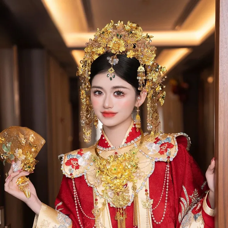 中式婚礼精致水晶凤冠高级感龙凤褂新娘古装复古传统发饰品