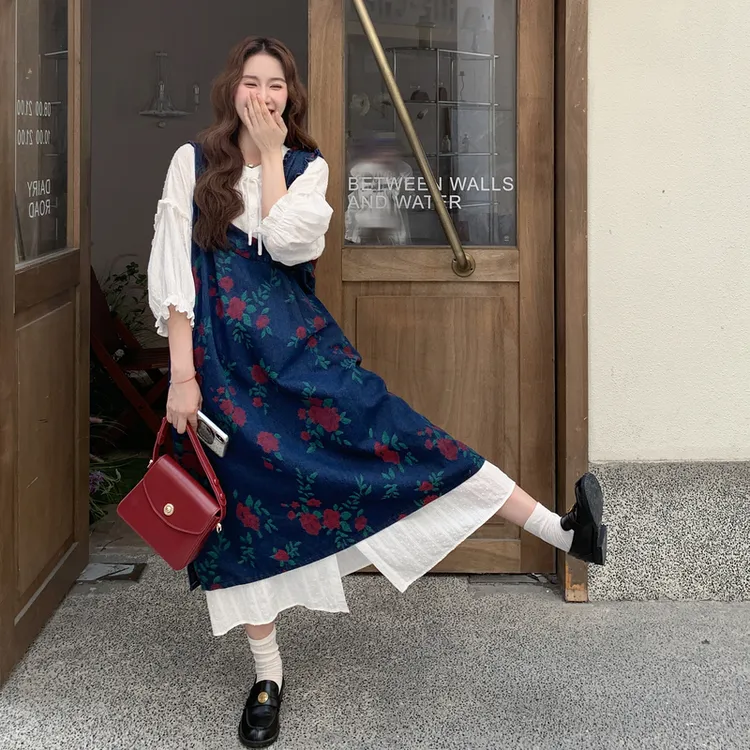 牛仔蓝温柔风碎花连衣裙套装女2025秋季新款衬衣牛仔背带裙两件套