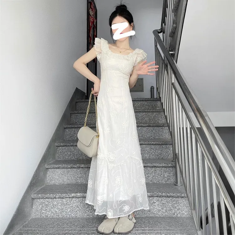 法式气质小飞袖连衣裙子女夏2025新款显瘦收腰初恋清纯奶甜温柔风