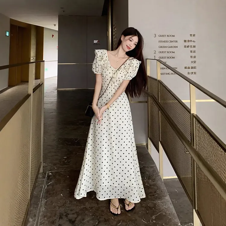 韩系泡泡袖甜美波点连衣裙女夏季新款气质收腰显瘦荷叶领系带长裙