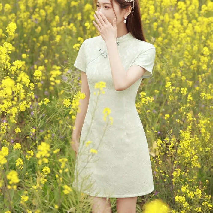 绿色蕾丝旗袍短款小个子改良A版连衣裙修身显瘦日常年轻款夏季