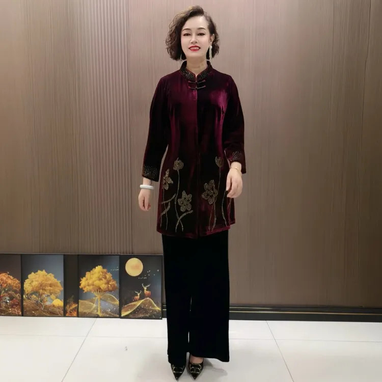 金丝绒中式中老年外套春秋中长款宽松大码显瘦时尚妈妈装风衣盘扣