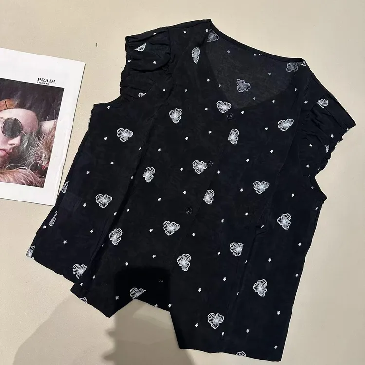 《姚家优麦汇》Y6330夏款V领设计感时尚百搭无袖显瘦上衣款女