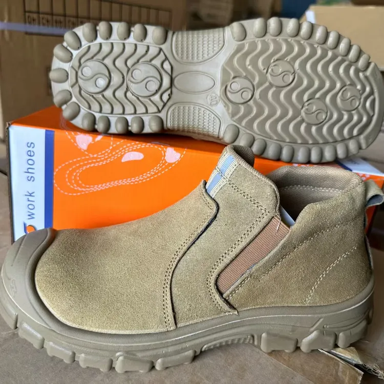 劳保鞋男棉鞋冬季保暖钢包头防砸防刺电焊工防烫耐磨工地安全批发