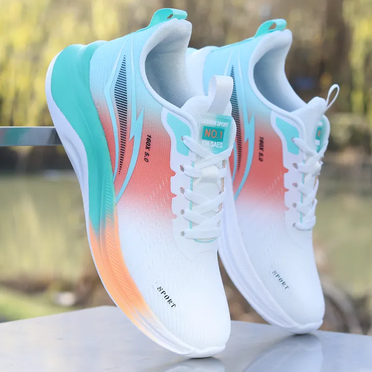 超轻鞋子男软底跑步鞋学生百搭透气网面运动鞋软底防滑休闲旅游鞋