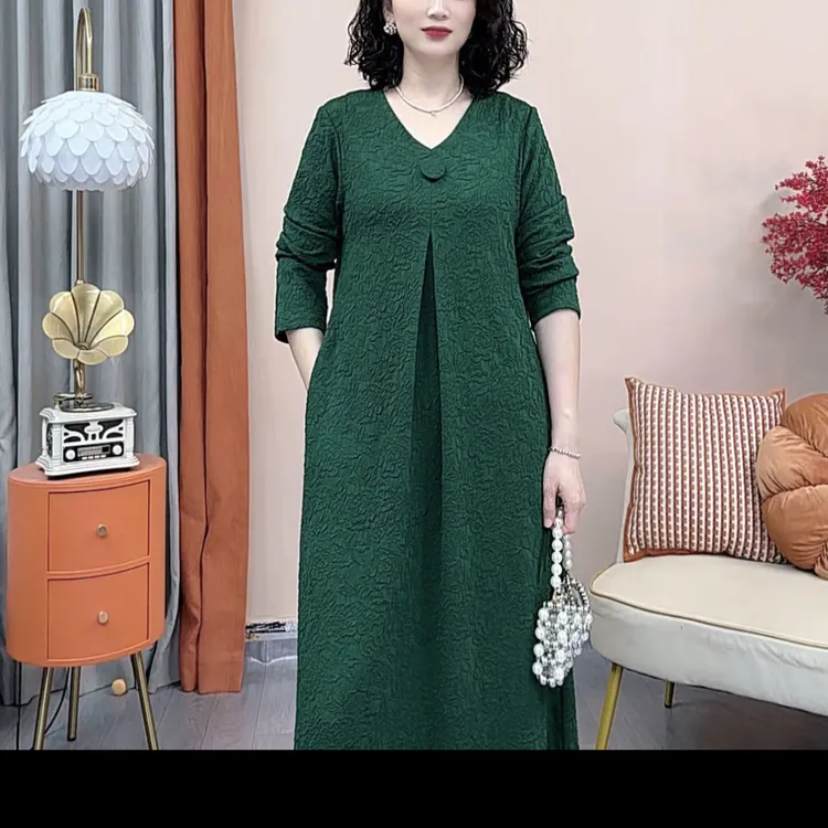 秋季新款V领提花连衣裙宽松遮肉长袖中长款气质百搭时尚妈妈装