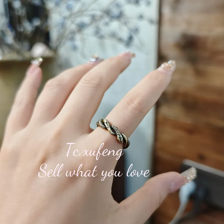 纯铜锆石戒指 灵蛇戒指复古古铜不掉色芒星蛇雕刻纹理转运黑金戒